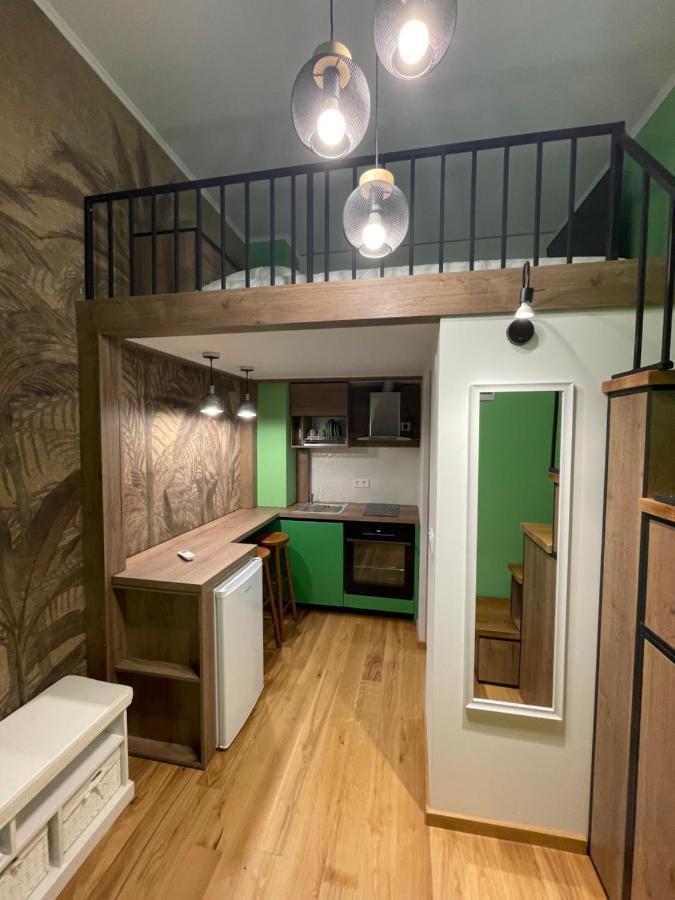 Central Apartment With 2 Bedrooms And 2 Bathrooms Oradea Exteriör bild