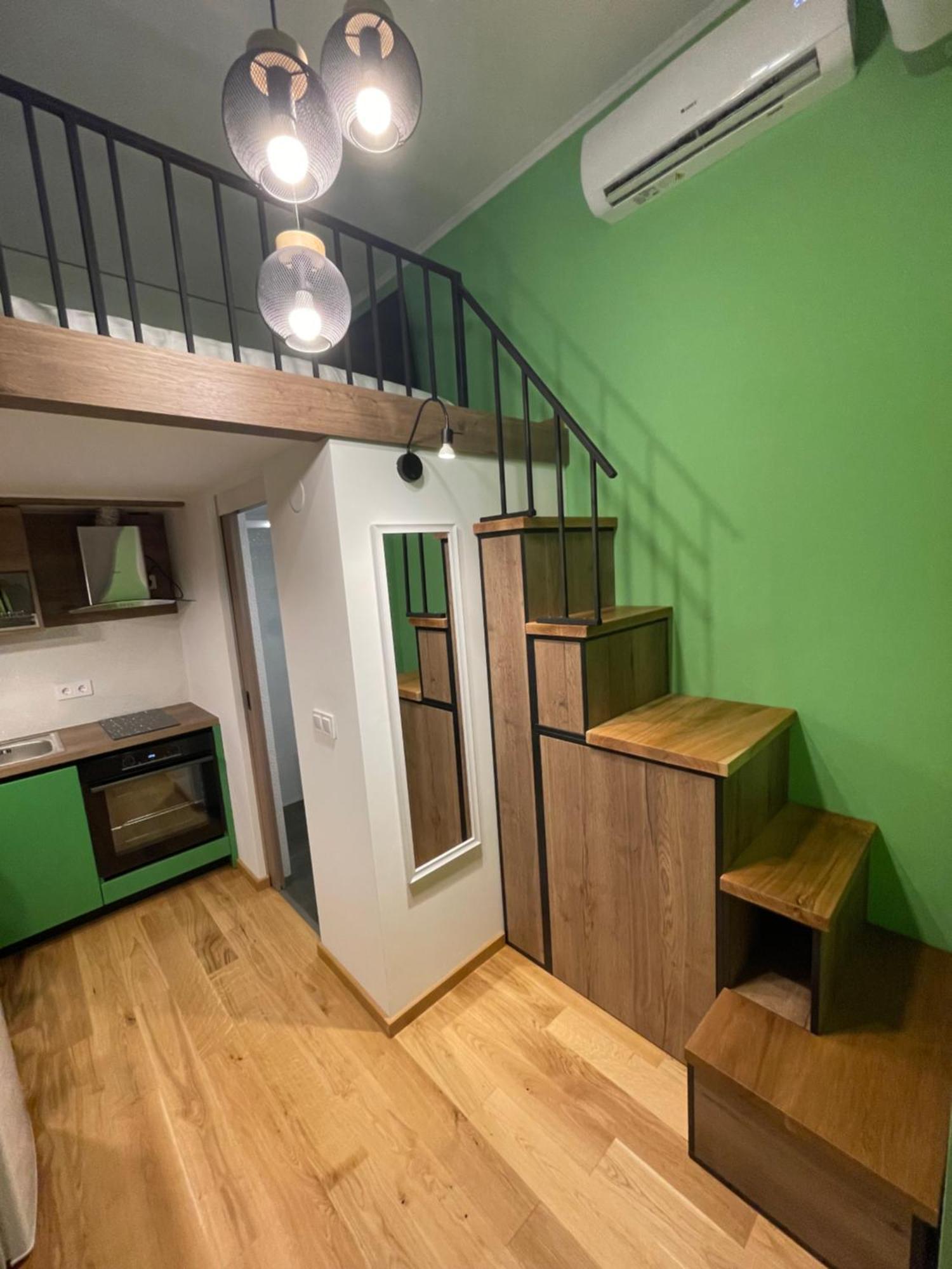 Central Apartment With 2 Bedrooms And 2 Bathrooms Oradea Exteriör bild